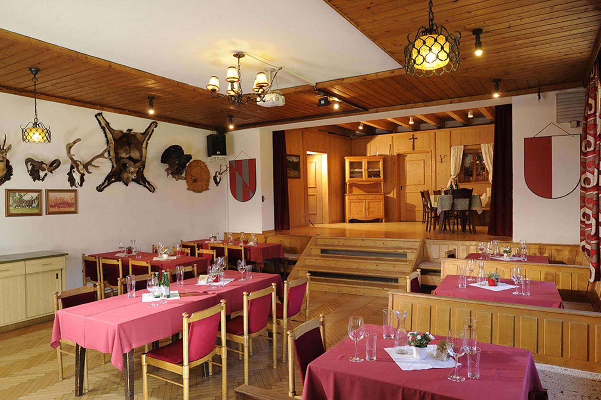 Gasthaus Sonne Tarrenz Exterior photo