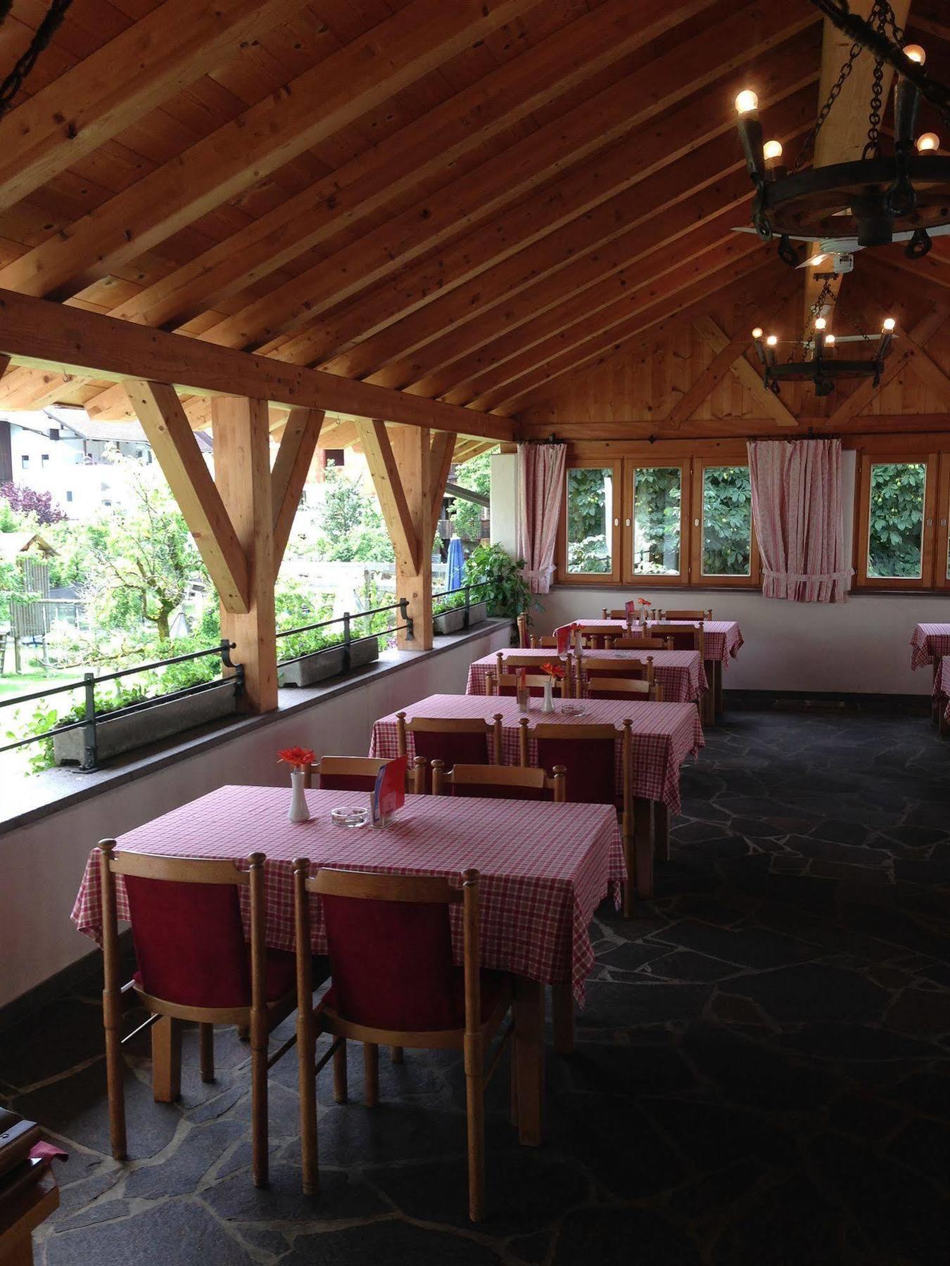 Gasthaus Sonne Tarrenz Exterior photo